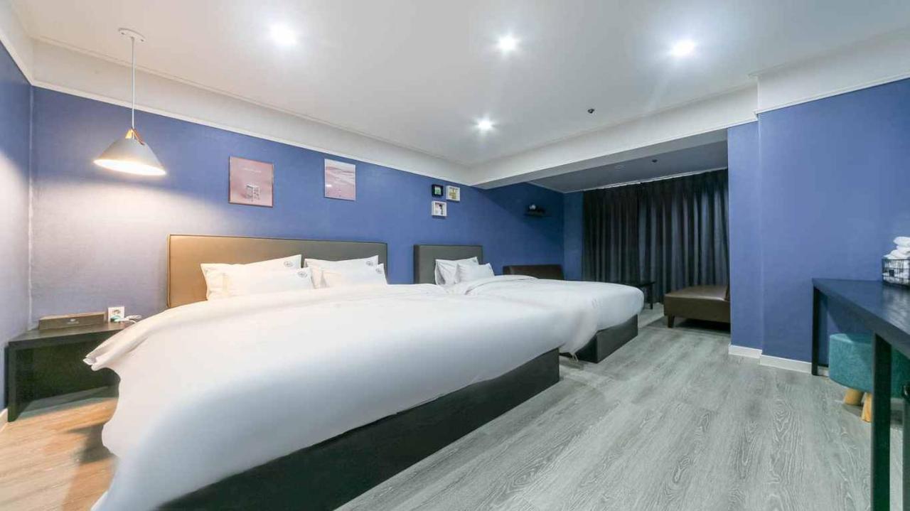 The Way Hotel Чханвон Екстер'єр фото